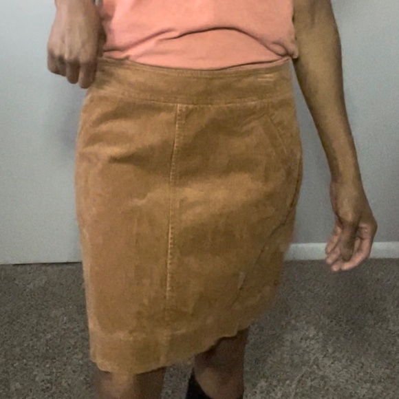Skirt - Picture 2 of 6